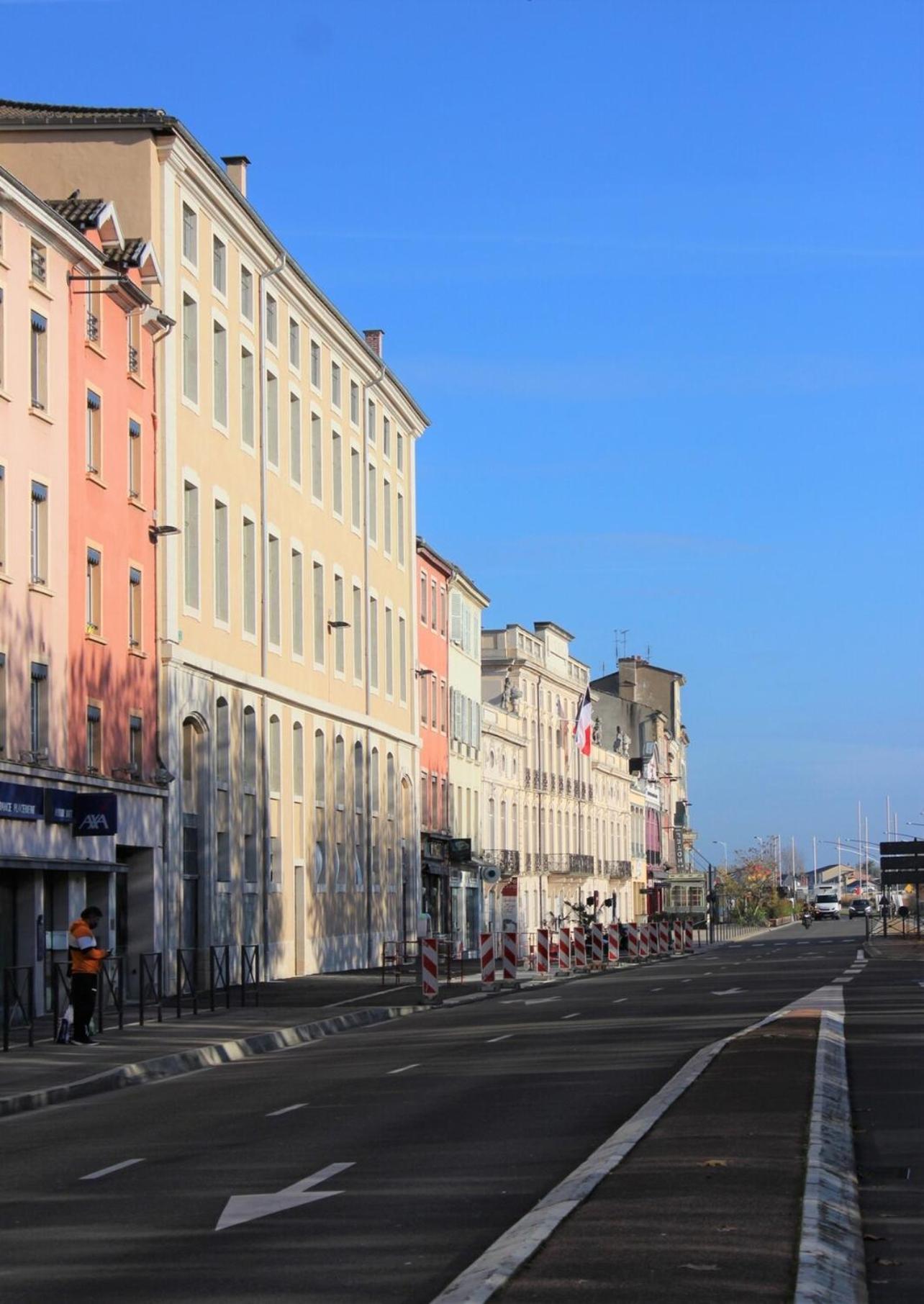 The Spot T2 Comfort In Mcon Mâcon Екстериор снимка